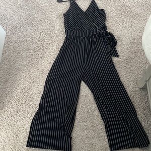 Adorable jumpsuit. WITH POCKETS! Cropped at ankle.